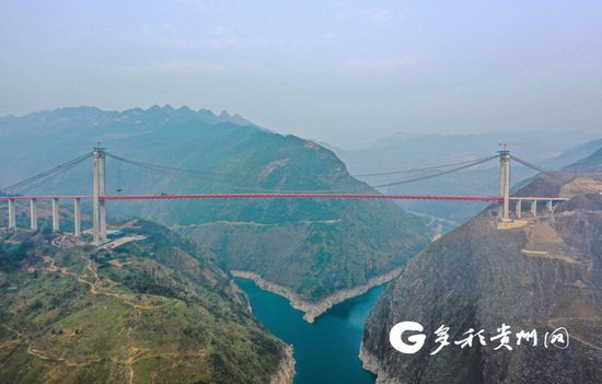 首座“纯贵州造”悬索桥——牂牁江大桥顺利合龙