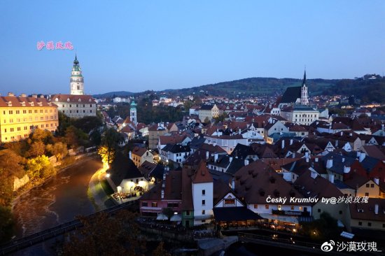 捷克最美小镇的这座<em>城堡</em>，因为没钱，外墙都是<em>画</em>出来的