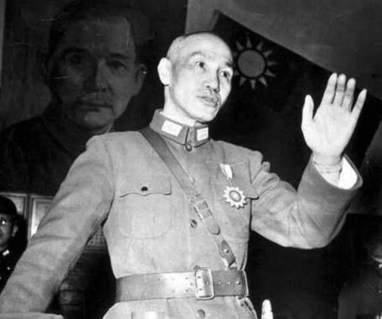 1948年蒋介石在葫芦岛问<em>卦</em>，算命先生一番话，让老蒋面如死灰