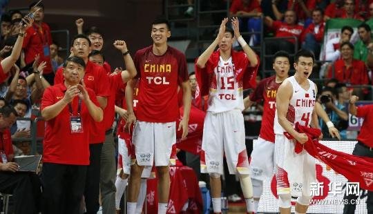<em>中国男篮</em>亚锦赛10年首胜伊朗 时隔4年再入决赛