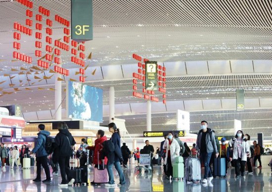连续多天创历史新高<em> 重庆</em>江北机场单日客流量超16.3万人次