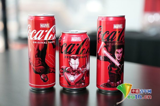 可口可乐与漫威联名 推出英雄主题易拉罐
