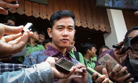 普拉博沃宣布搭档佐科长子<em>竞选</em>印尼总统，各界怎么看？