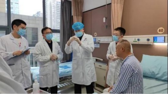 中国工程院院士张志愿到重医附属口腔医院指导交流