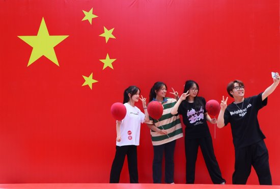 处处洋溢中国红 福建师范大学协和学院多彩活动告白祖国