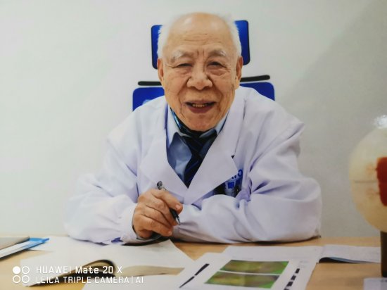 91岁老军医刘世钺：“能一直<em>给</em>老百姓看病，就是最大的报酬”