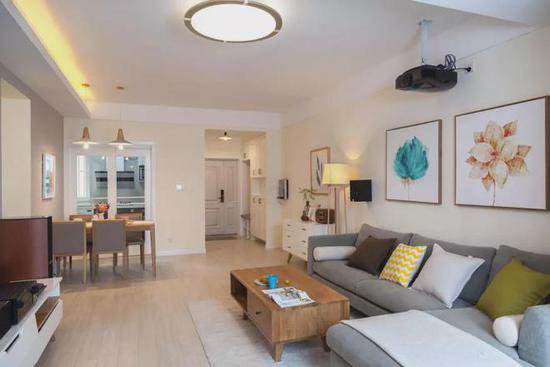 无论小户型客厅大小，都应精心设计，打造美观舒适的家居空间