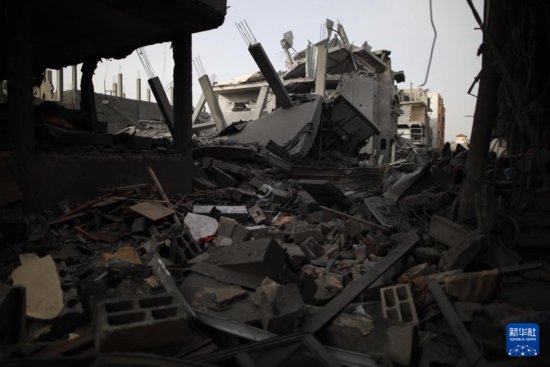 以军轰炸加沙<em>中部</em>和北部至少31人死亡