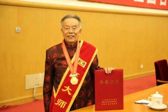 92岁国医大师王烈，分享他的<em>养生诀窍</em>：每天站一站，疾病绕道走