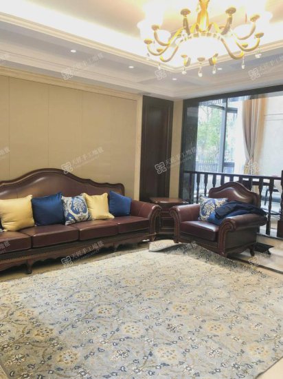 江苏300平美式别墅铺上手工地毯，从进门就开始惊艳！
