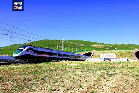 青藏铁路西格段累计发送旅客突破1.1亿人次