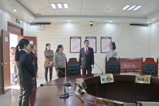 柳州市妇联党组书记、主席韦玮一行到柳城法院调研家事审判和...