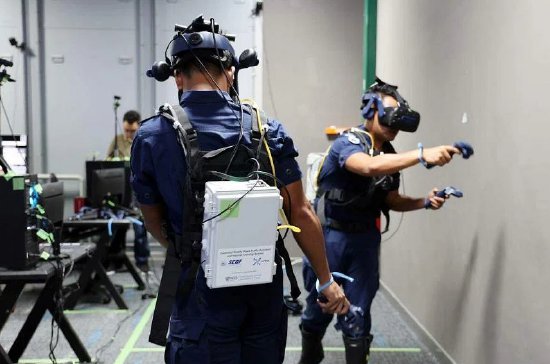 新加坡民防部队使用 VR 技术进行<em>消防模拟</em>训练