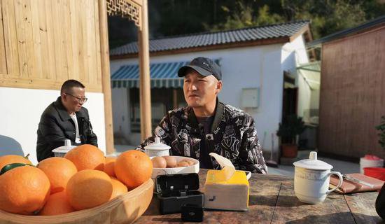 共同富裕中国行丨黄山市：大棚里种出“徒手榨汁”的果冻橙