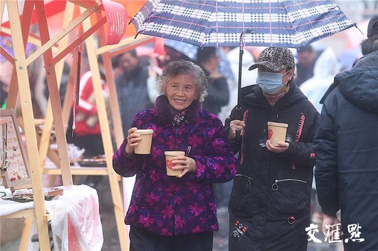 南京：城市更新人情暖 腊八粥里年味浓