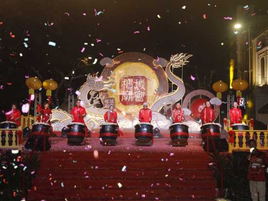 驻槟城总领事周游斌出席2024甲辰年槟城庙会开幕仪式