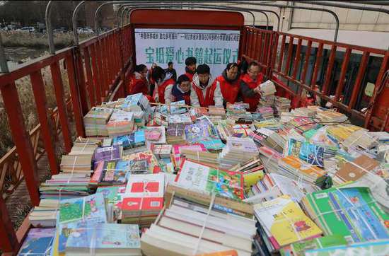 天津<em>宝坻</em>2万多名青少年捐书为甘肃村小建爱心阅览室