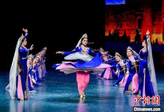 中国新疆国际民族舞蹈节：乌兹别克斯坦歌舞晚会《我们<em>共同的</em>...