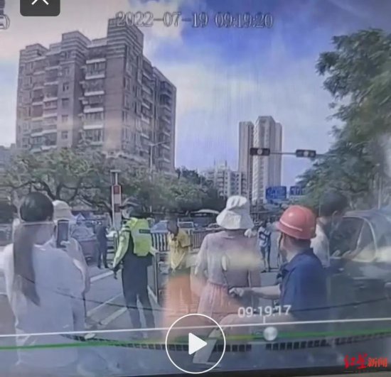 深圳交警通报“外卖骑手被车连撞两次”，目击者讲述事发经过