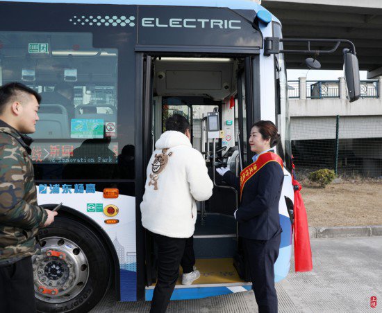 票价3元，上海首条网约定制公交在浦东开通