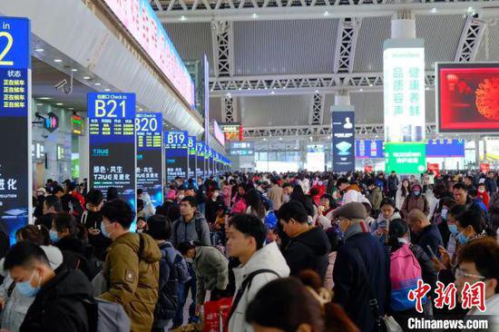 春运反向出行成新趋势 粤各大火车站到达旅客同比增八成