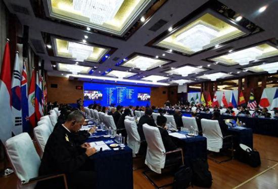 中国与29国坐上谈判桌，菲同意妥善管控仁爱礁局势，破船...