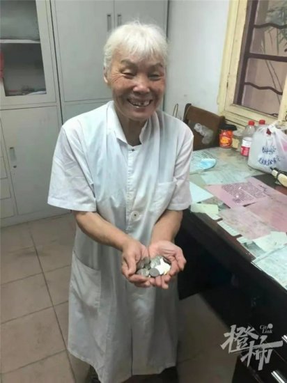 坚持30年2元<em>理发</em> 杭州81岁奶奶登上"中国好人榜"