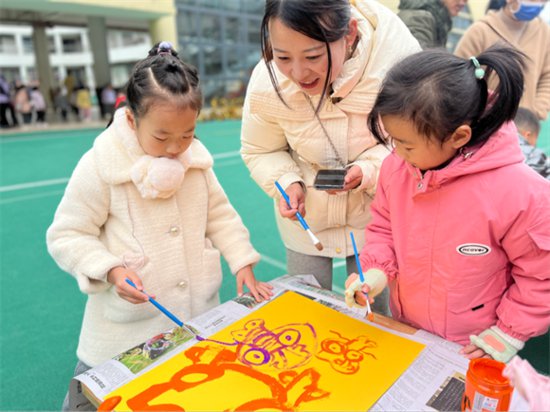 龙南市第六公立幼儿园开展家长半日开放日活动