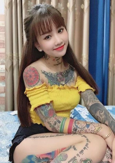 越南19岁女孩全身上下都是纹身！被批太任性！