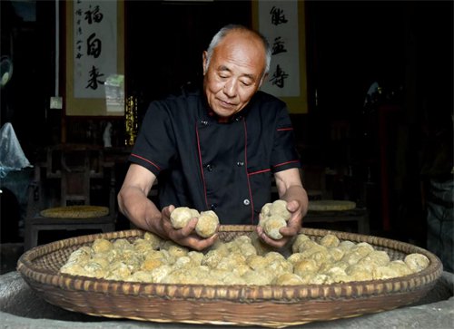 坚守百年老味道 这个古法酿酒技艺已在江西省乐市平传承七代