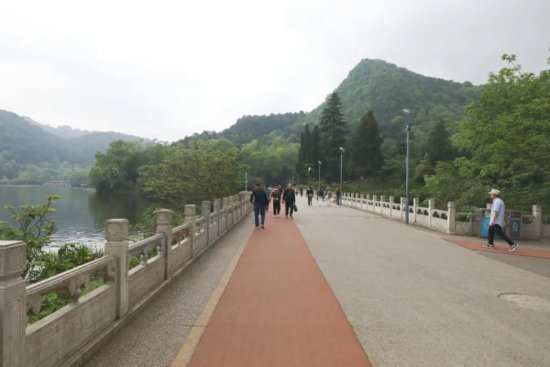 全长7公里！黔灵山公园健身步道上新-新华网