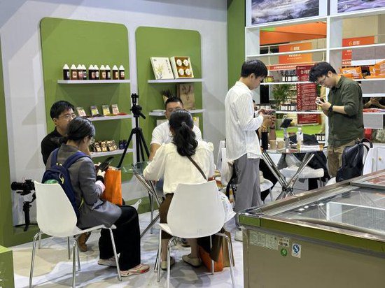 “桐庐味道”亮相中国（杭州）食品电商博览会