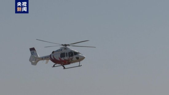 国产新型直升机AC332首飞成功