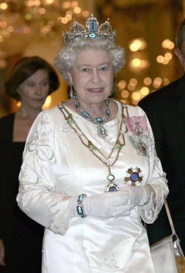 <em>世界</em>头号珠宝收藏家英女王，除了王冠，还拥有无数<em>价值连城</em>的...