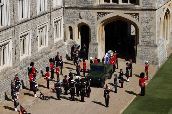 持续更新｜菲利普亲王葬礼仪式开始 英国全国默哀一分钟
