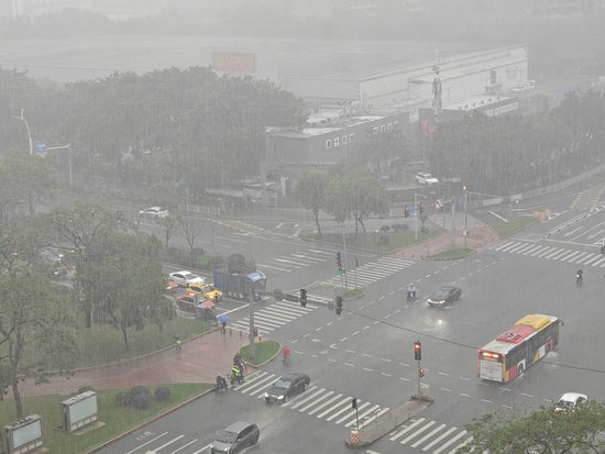 广州防暴雨内涝和气象灾害应急响应<em>提升</em>至II级