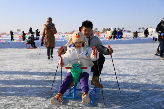 博湖“冰雪游”让冬季旅游热起来