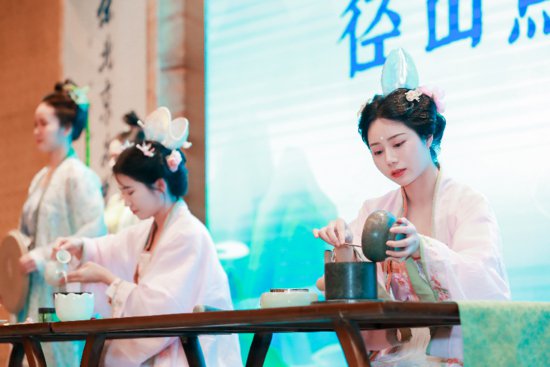 径山茶变“金山茶” 禅茶文化促进文旅融合发展