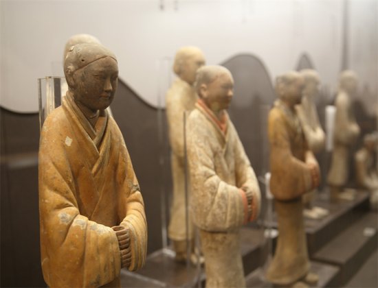 汉文<em>帝霸</em>陵出土的23件（组）精品文物首次在汉景帝阳陵博物院...