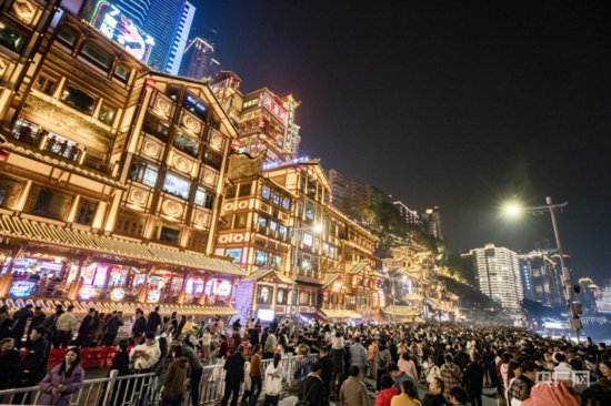 初一至初八 重庆过夜游客增长近7成