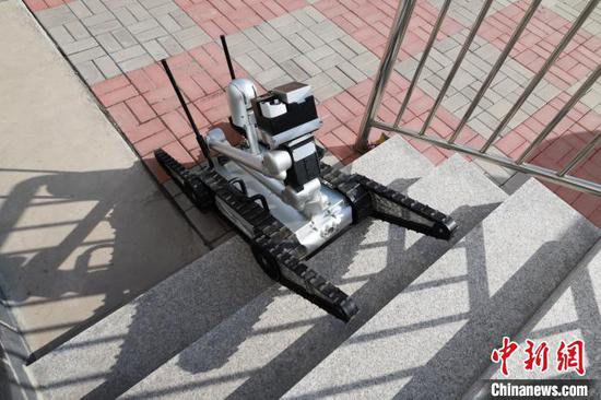 天津自研<em>电力</em>设备机器人投入测试 可代替人巡视<em>危险电力</em>场景