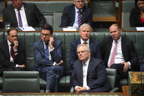 澳总理带领议会悼念山火遇难者：这是<em>一个黑色的</em>夏天