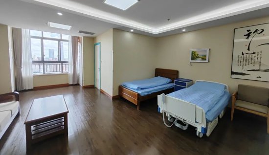 位于长宁这家医院的“特需诊疗中心”今日启用，为患者提供...