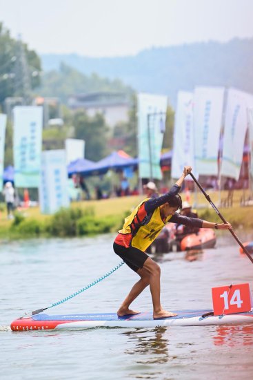 2023年中国桨板超级联赛在邵阳县开赛 千人竞桨魅力天子湖