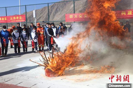 西藏森林<em>消防</em>组织4300名师生参与<em>消防逃生</em>演练