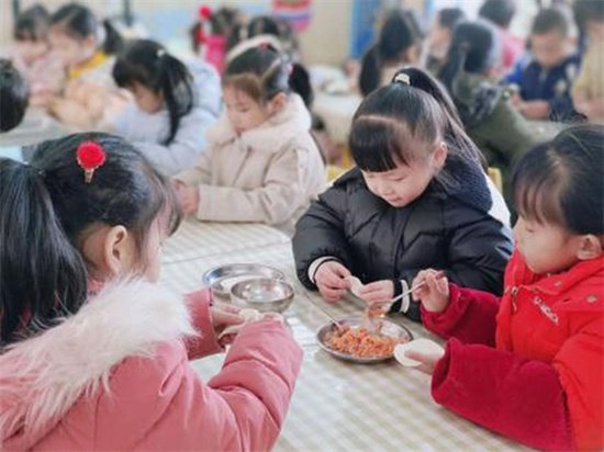 赣县区田村镇中心幼儿园开展冬至主题活动