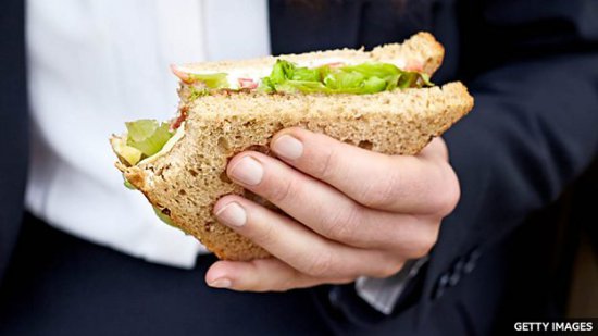 Cost of homemade sandwiches soars 英国人<em>在家自制</em>三明治的...