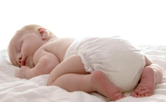 <em>纸尿裤</em>会不会影响宝宝的健康发育？