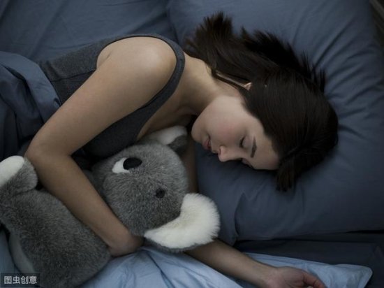 <em>晚上经常</em>容易醒来，可能是肝不好，睡前6件事让你睡好觉养好肝