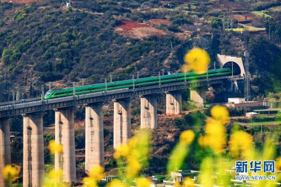 中<em>老</em>铁路4月13日起开行国际旅客列车